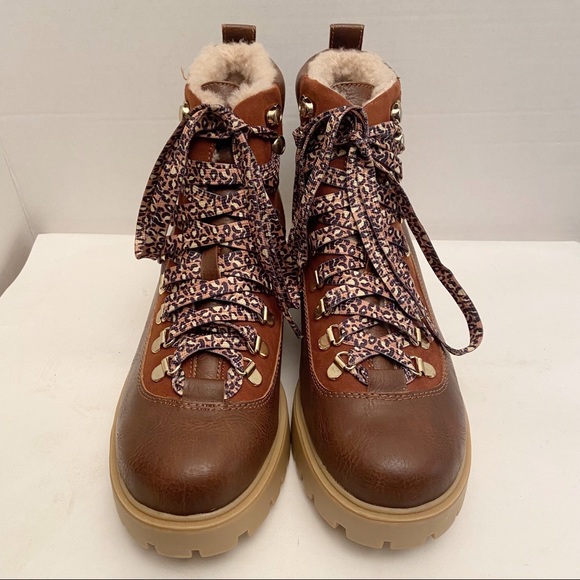 New in box Madden Girl lodge cognac chunky boots sz 10 with animal print laces - Picture 3 of 13